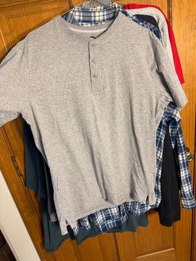 Weatherproof Men's Light Gray Short-Sleeve Henley Button Down Shirt